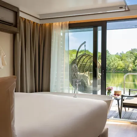 L'escale Royale - Marne La Vallée Hotel *