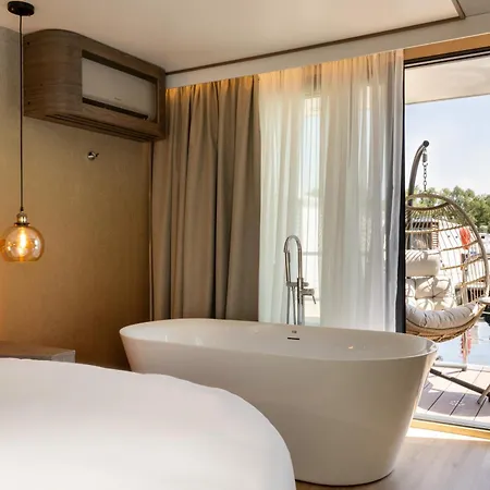 Hotel L'escale Royale - Marne La Vallée